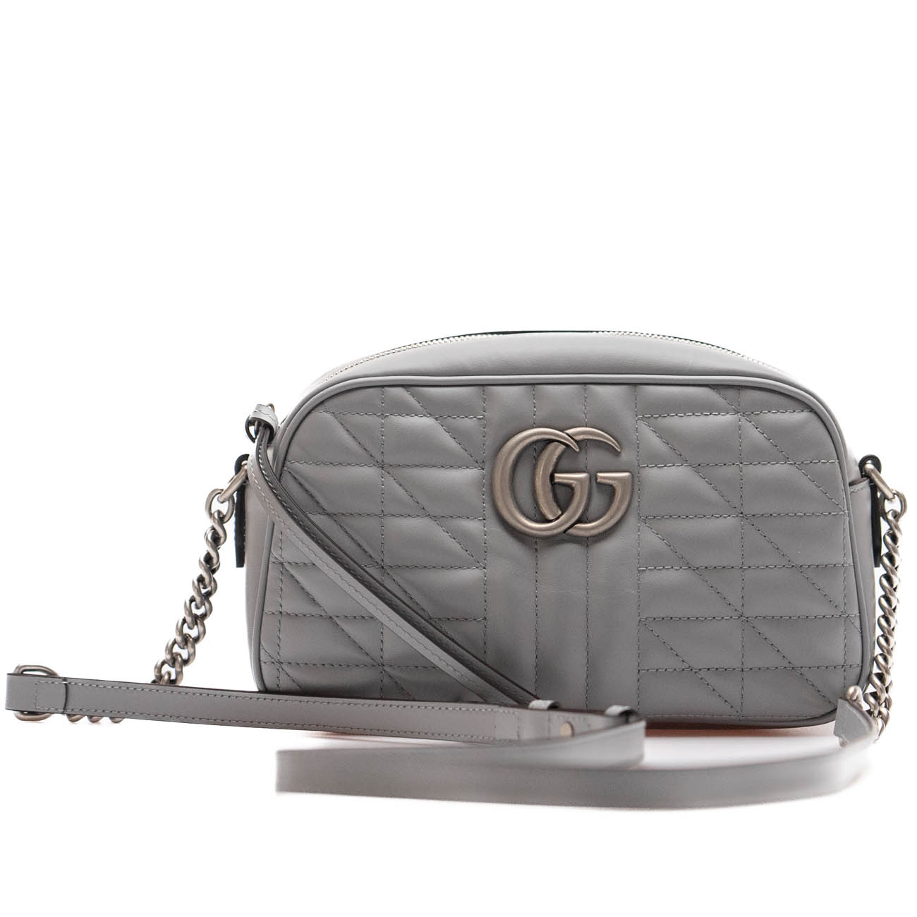 foto di camera bag marmont grigio silver di gucci second hand di luxury mood shop
